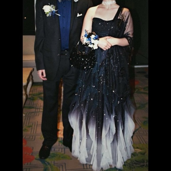 BLACK & WHITE OMBRÉ SPARKLY PROM DRESS - Picture 1 of 7